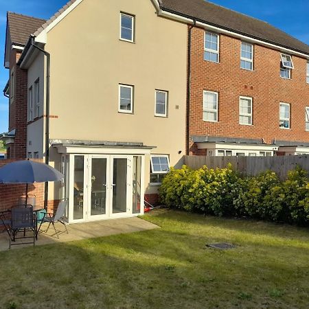 Beautiful 4 Bedroom Treasure Home Hemel Hempstead Extérieur photo
