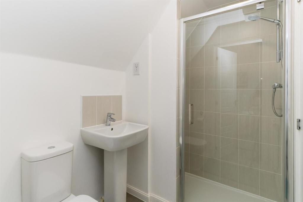 Beautiful 4 Bedroom Treasure Home Hemel Hempstead Extérieur photo