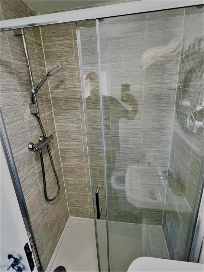 Beautiful 4 Bedroom Treasure Home Hemel Hempstead Extérieur photo
