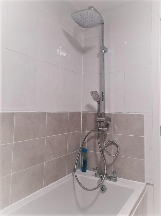 Beautiful 4 Bedroom Treasure Home Hemel Hempstead Extérieur photo