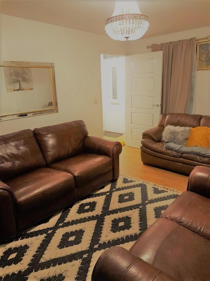 Beautiful 4 Bedroom Treasure Home Hemel Hempstead Extérieur photo